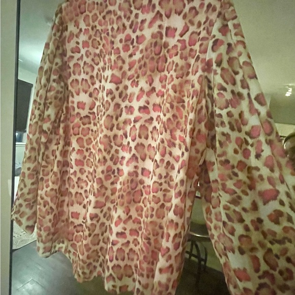 Adrienne cheetah print blouse size Large - Picture 3 of 4